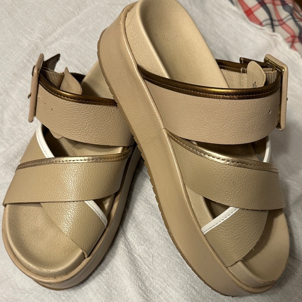 Matisse Beige and Metallic Women's Sandals